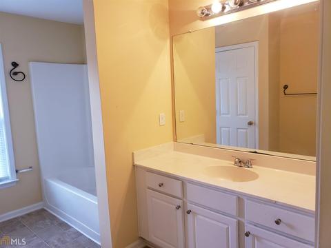 6052 Foxcroft Ct, Morrow, GA 30260 photo 9