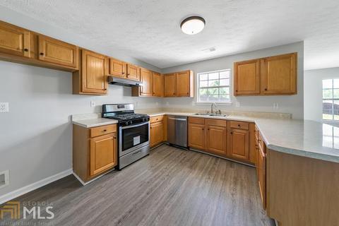 392 Kimberwick Dr, Hampton, GA 30228 photo 2