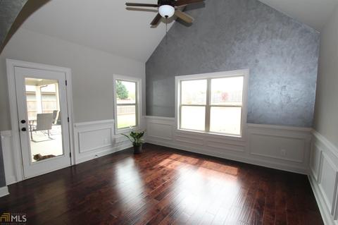 595 Cottage Loop, Pendergrass, GA 30567 photo 9