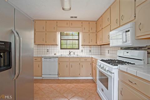 304 Farmbrook Pt, Stockbridge, GA 30281 photo 2