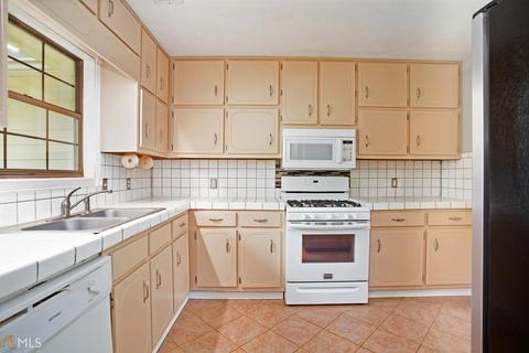 304 Farmbrook Pt, Stockbridge, GA 30281 photo 6