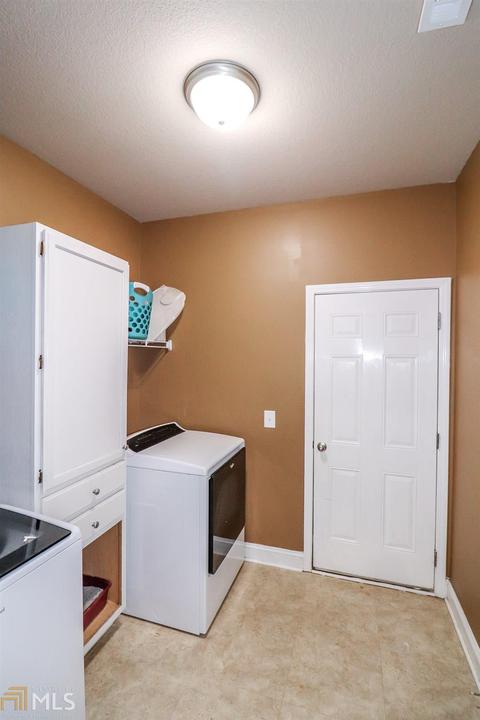 211 Christopher Ln Cir, Perry, GA 31069 photo 17