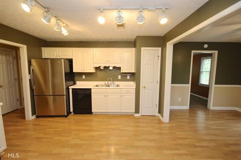 180 Winfair Dr, Tyrone, GA 30290 photo 10