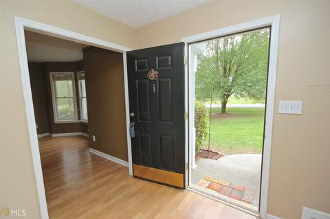180 Winfair Dr, Tyrone, GA 30290 photo 4