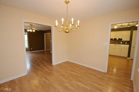 180 Winfair Dr, Tyrone, GA 30290 photo 9