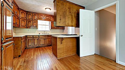 161 Hayes Cir, Rex, GA 30273 photo 8
