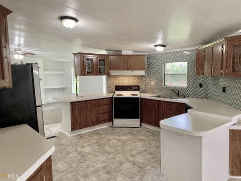 5539 Hemlock Ct, Lula, GA 30554 photo 3