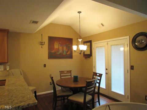 1382 Charleston Ave, Commerce, GA 30529 photo 6