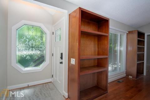 110 Ridge Rd, Berkeley Lake, GA 30096 photo 4