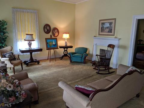 413 E Winthrope Ave, Millen, GA 30442 photo 2