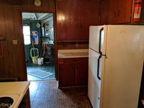 413 E Winthrope Ave, Millen, GA 30442 photo 4