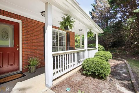 4052 Gables Ct, Buford, GA 30519 photo 4