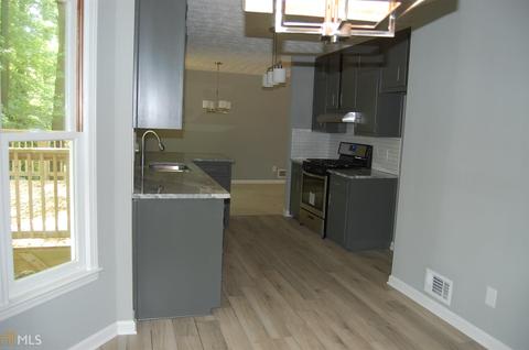 2828 Mockingbird Cir, Duluth, GA 30096 photo 11