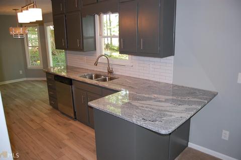 2828 Mockingbird Cir, Duluth, GA 30096 photo 13