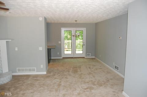 2828 Mockingbird Cir, Duluth, GA 30096 photo 8