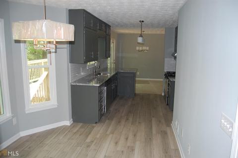 2828 Mockingbird Cir, Duluth, GA 30096 photo 10