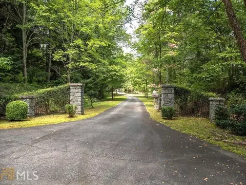 954 Chenocetah Dr, Cornelia, GA 30531 photo 2
