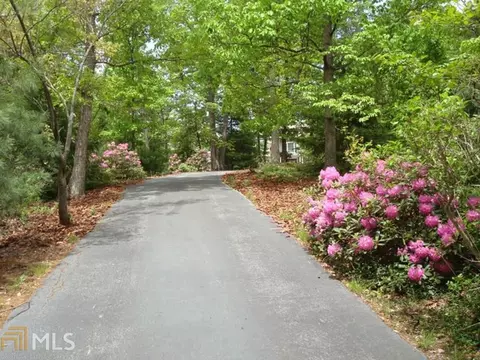 954 Chenocetah Dr, Cornelia, GA 30531 photo 3