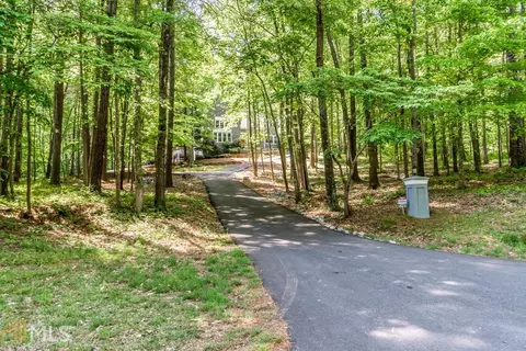 137 Timberlost Trl, Suwanee, GA 30024 photo 2