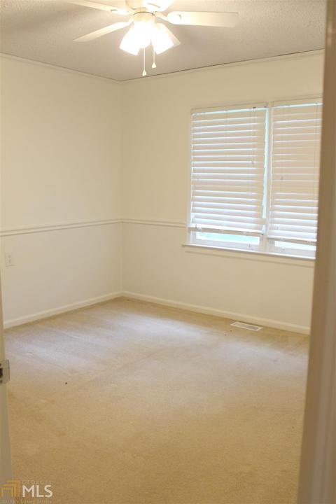 527 Hickory, Forsyth, GA 31029 photo 12