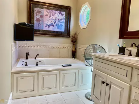 228 E Yorktown Dr, Lagrange, GA 30240 photo 10