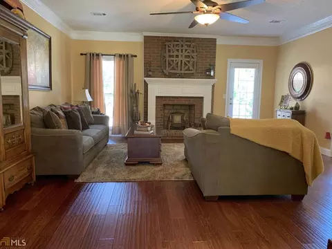 228 E Yorktown Dr, Lagrange, GA 30240 photo 2