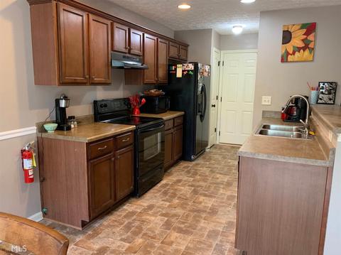 301 Perimeter Dr, Lagrange, GA 30240 photo 4