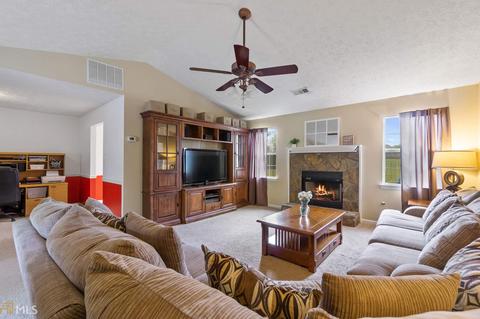 128 Greenleaf Dr, Hampton, GA 30228 photo 5
