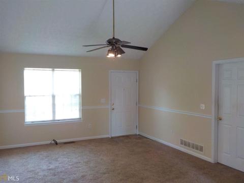 3077 Botany Dr, Jonesboro, GA 30236 photo 2