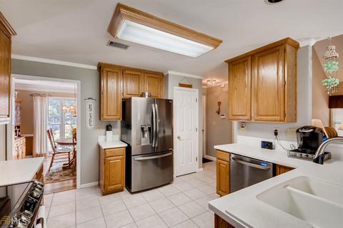 1095 Pebble Bend Dr, Grayson, GA 30017 photo 8