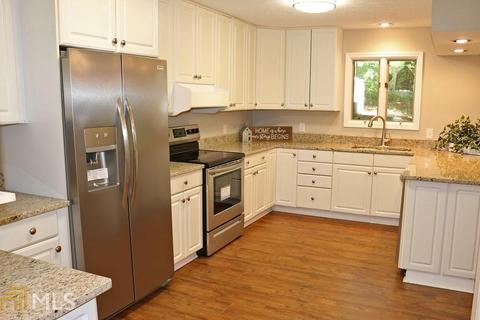 4064 Ryckeley Dr, Gainesville, GA 30504 photo 3