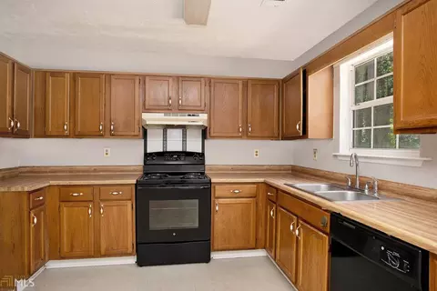 70 Summer Ln, Covington, GA 30016 photo 2