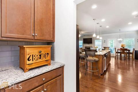 121 Brooks Cir, Hampton, GA 30228 photo 4