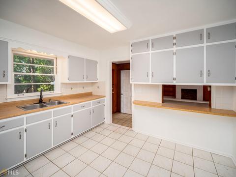 1635 Rex Rd, Morrow, GA 30260 photo 9