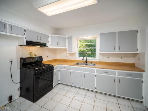 1635 Rex Rd, Morrow, GA 30260 photo 8