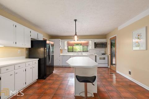 5652 Sequoia Dr, Forest Park, GA 30297 photo 11