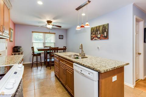 5016 Farmbrook Ln, Gainesville, GA 30507 photo 12