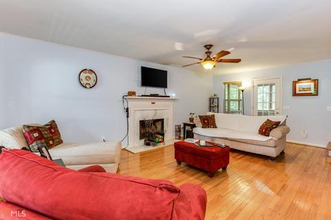 5016 Farmbrook Ln, Gainesville, GA 30507 photo 7