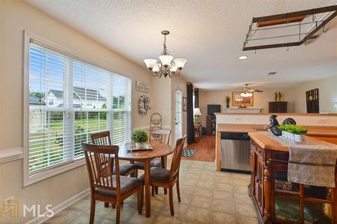 136 Moss Pointe Dr, Mcdonough, GA 30253 photo 6