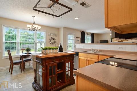 136 Moss Pointe Dr, Mcdonough, GA 30253 photo 9