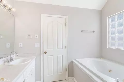 1826 Live Oak Ln, Hampton, GA 30228 photo 4