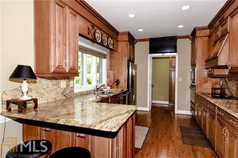 4002 Columns Dr, Marietta, GA 30067 photo 6