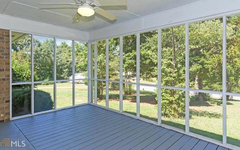 552 Dooley Dr, Toccoa, GA 30577 photo 3