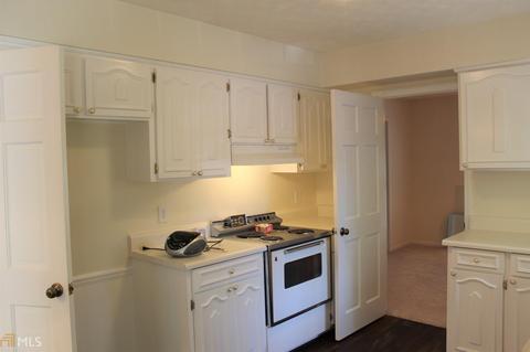 402 Camelot Dr, Lagrange, GA 30241 photo 8