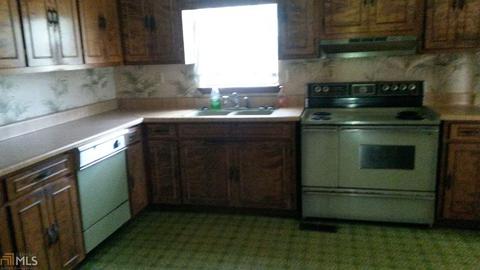 141 Robertson Rd, Lagrange, GA 30241 photo 4