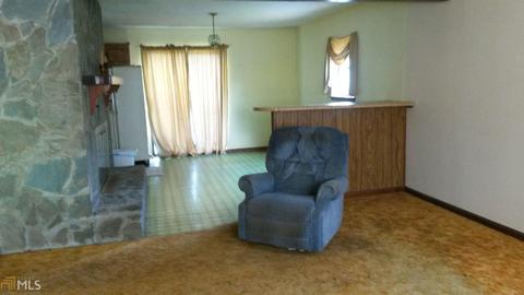 141 Robertson Rd, Lagrange, GA 30241 photo 2