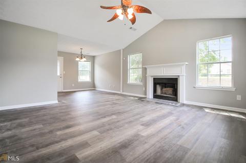 212 Hyannis Dr, Jackson, GA 30233 photo 4
