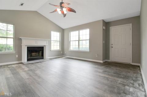 212 Hyannis Dr, Jackson, GA 30233 photo 2