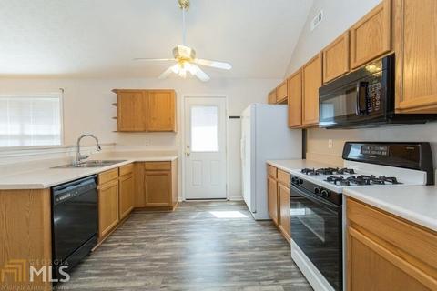 395 Flowers Dr, Covington, GA 30016 photo 9
