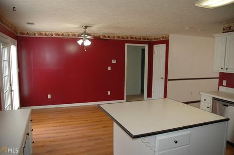 300 Merrybrook Dr, Lagrange, GA 30240 photo 3